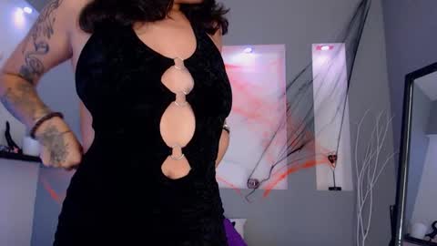 Snapshot of zean_lee chatting on 10-19-25, 01:45 Karolyne online show from 10-19-25, 01:45