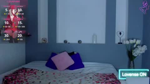 Snapshot of zean_lee chatting on 11-24-25, 11:10 Karolyne online show from 11-24-25, 11:10