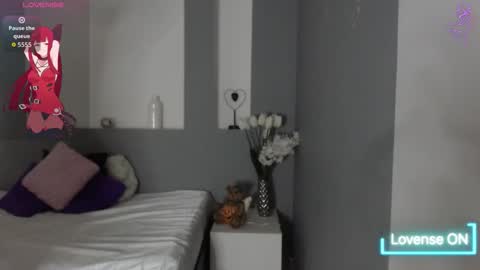 Snapshot of zean_lee chatting on 11-27-25, 11:23 Karolyne online show from 11-27-25, 11:23