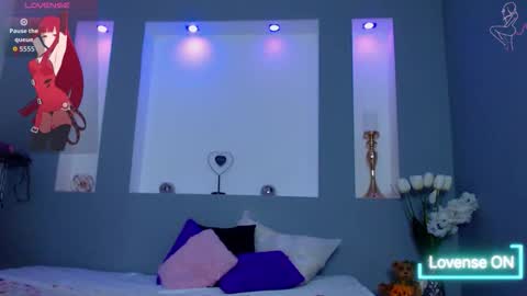 Snapshot of zean_lee chatting on 11-30-25, 04:49 Karolyne online show from 11-30-25, 04:49