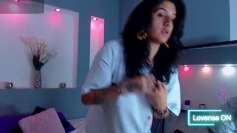 Snapshot of zean_lee chatting on 12-20-25, 02:35 Karolyne online show from 12-20-25, 02:35