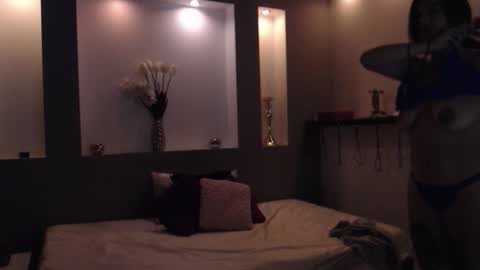 Snapshot of zean_lee chatting on 02-02-26, 11:09 Karolyne online show from 02-02-26, 11:09