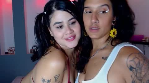 Snapshot of zean_lee chatting on 02-11-26, 04:23 Karolyne online show from 02-11-26, 04:23