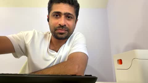 Snapshot of zee20241 chatting on 02-20-26, 07:36 zee20241 online show from 02-20-26, 07:36