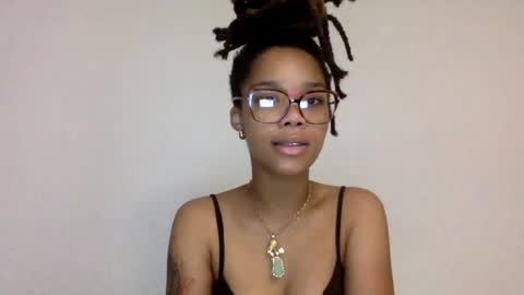 Snapshot of zeeafterdark chatting on 07-23-26, 01:42 zeeafterdark online show from 07-23-26, 01:42