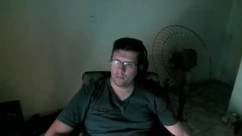 Snapshot of zehdolandia chatting on 12-22-25, 12:07 pervboy online show from 12-22-25, 12:07