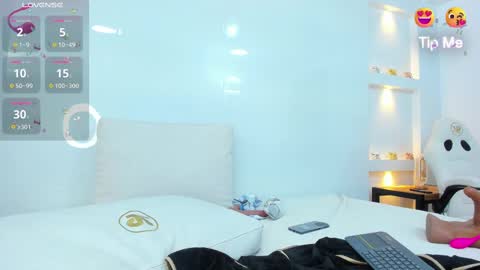 Zenda Evans online show from 02-20-25, 09:44