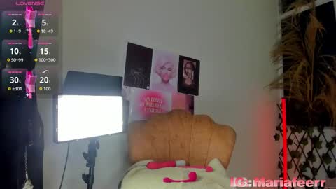 Snapshot of zendaya___ chatting on 10-06-25, 03:15 Maria online show from 10-06-25, 03:15