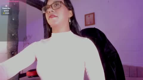 Snapshot of zendaya_dl chatting on 05-26-26, 05:31 Luciana online show from 05-26-26, 05:31