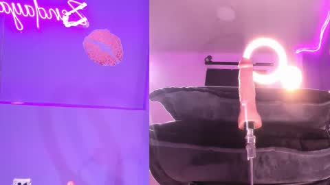 Snapshot of zendayagreey chatting on 02-21-26, 08:21 Zendaya online show from 02-21-26, 08:21