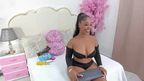 zendayarosse online show from 05-11-26, 08:50