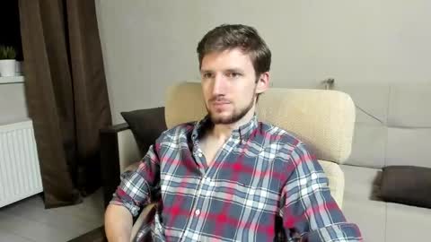 Snapshot of zepanl chatting on 12-18-25, 09:43 Andrew online show from 12-18-25, 09:43