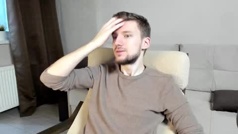 Snapshot of zepanl chatting on 03-11-26, 08:42 Andrew online show from 03-11-26, 08:42