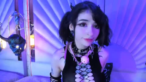    online show from 02-11-25, 07:48