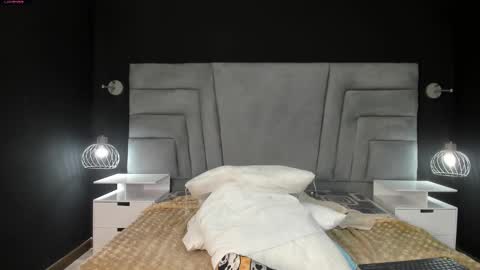 Snapshot of zephyra_angels1 chatting on 02-11-25, 06:44 ZEPHYRA ANGELS online show from 02-11-25, 06:44