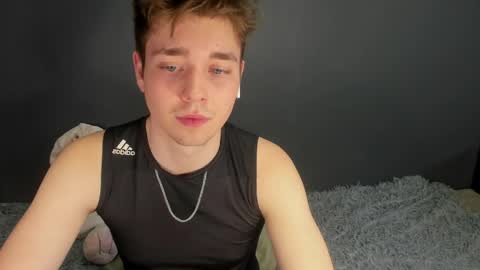 Snapshot of zeriixx chatting on 04-06-26, 01:36 Ethan online show from 04-06-26, 01:36