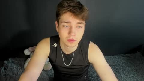 Snapshot of zeriixx chatting on 04-07-26, 01:39 Ethan online show from 04-07-26, 01:39