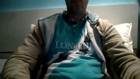 zeus online show from 10-04-25, 04:43