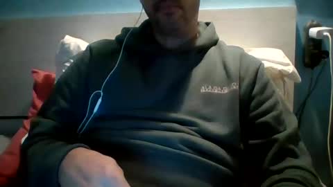 zeus online show from 10-22-25, 03:45