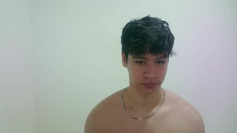 zeus_183 online show from 03-23-26, 06:39