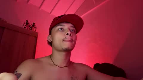 Snapshot of zeusjeff chatting on 05-27-26, 12:29 zeus online show from 05-27-26, 12:29