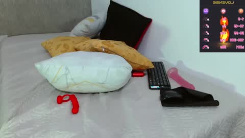 ZHAMIRA  ANDRES online show from 01-15-25, 07:05