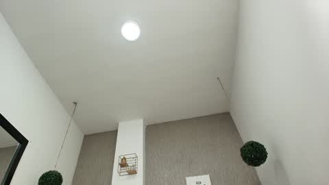 ZHAMIRA  ANDRES online show from 01-17-25, 09:39