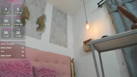 ZHAMIRA  ANDRES online show from 10-08-25, 11:02