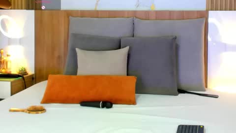 Snapshot of zhara_lenoire chatting on 01-19-26, 04:00 Zhara online show from 01-19-26, 04:00