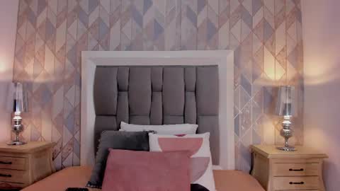 Snapshot of zharia_lux25 chatting on 06-14-26, 11:34 zharia_lux25 online show from 06-14-26, 11:34