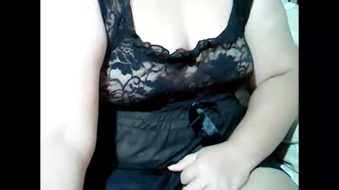 Snapshot of zhia214 chatting on 06-07-26, 11:36 zhia214 online show from 06-07-26, 11:36
