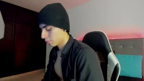 Snapshot of zhingarher chatting on 11-20-25, 03:39 Zhingarher online show from 11-20-25, 03:39