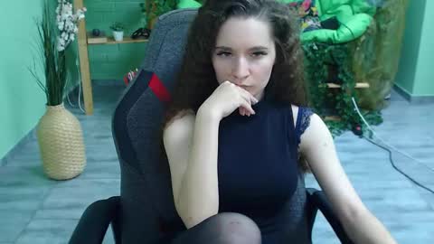 zianichols online show from 02-10-25, 09:25