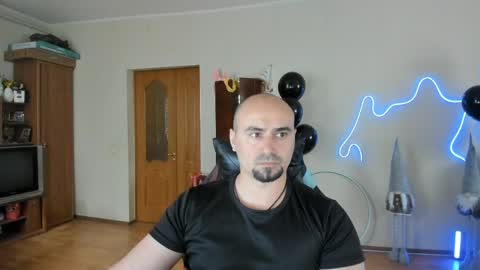 Ziesh online show from 04-21-26, 01:06