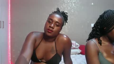 Snapshot of zinadine_ chatting on 02-01-26, 07:18 Zinadine online show from 02-01-26, 07:18