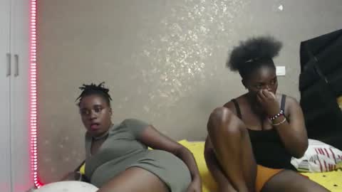 Snapshot of zinadine_ chatting on 02-01-26, 07:23 Zinadine online show from 02-01-26, 07:23