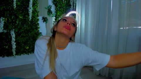 Snapshot of zinasquirts chatting on 09-14-25, 06:34 Galli online show from 09-14-25, 06:34
