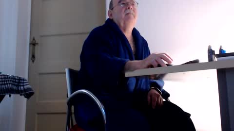 Snapshot of ziustefaninu chatting on 10-07-25, 08:11 stefano online show from 10-07-25, 08:11