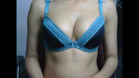 Snapshot of ziyaa_1 chatting on 11-06-25, 03:51 Ziyaa online show from 11-06-25, 03:51