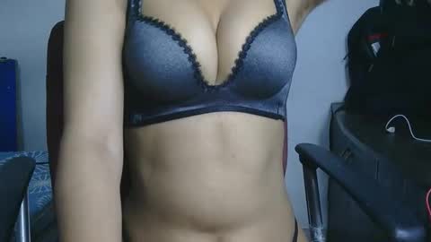 Snapshot of ziyaa_1 chatting on 11-07-25, 04:01 Ziyaa online show from 11-07-25, 04:01