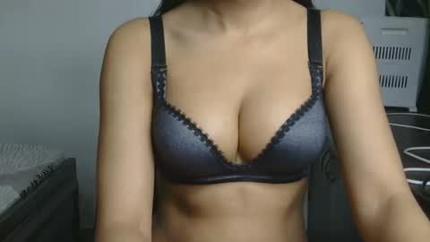 Snapshot of ziyaa_1 chatting on 01-19-26, 04:49 Ziyaa online show from 01-19-26, 04:49