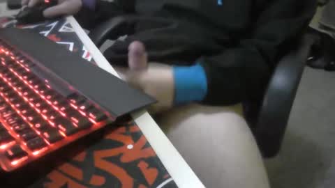 Snapshot of zkraston11 chatting on 12-19-24, 03:51 zkraston11 online show from 12-19-24, 03:51