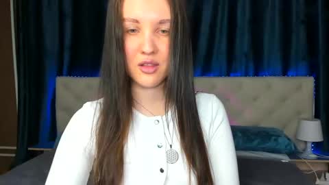 Snapshot of zlata__fox chatting on 01-23-25, 02:50 Zlata Mon Tue Thu Fri Sun Sa GMT 3 0000pm - 0600pm online show from 01-23-25, 02:50
