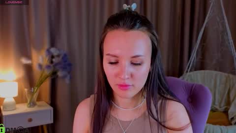 Snapshot of zlata__fox chatting on 09-18-25, 03:36 Zlata Mon Tue Thu Fri Sun Sa GMT 3 0000pm - 0600pm online show from 09-18-25, 03:36