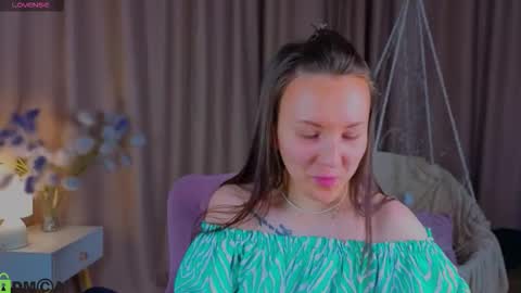 Snapshot of zlata__fox chatting on 10-04-25, 05:00 Zlata Mon Tue Thu Fri Sun Sa GMT 3 0000pm - 0600pm online show from 10-04-25, 05:00