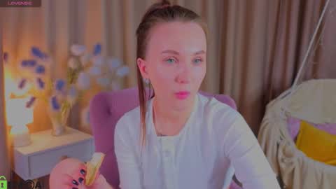 Snapshot of zlata__fox chatting on 10-25-25, 04:57 Zlata Mon Tue Thu Fri Sun Sa GMT 3 0000pm - 0600pm online show from 10-25-25, 04:57