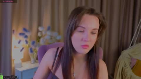 Snapshot of zlata__fox chatting on 10-26-25, 04:13 Zlata Mon Tue Thu Fri Sun Sa GMT 3 0000pm - 0600pm online show from 10-26-25, 04:13