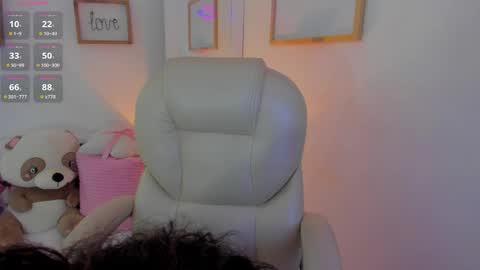 Snapshot of zobe_love chatting on 04-30-26, 06:03 Zobe Love online show from 04-30-26, 06:03