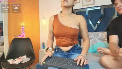 Snapshot of zoe_and_dylan_ chatting on 11-08-25, 12:05 Zoe and dylan online show from 11-08-25, 12:05