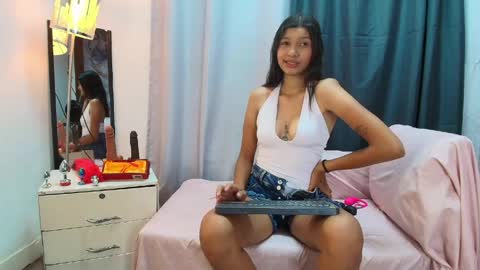 Zoe Blake online show from 05-15-26, 04:08